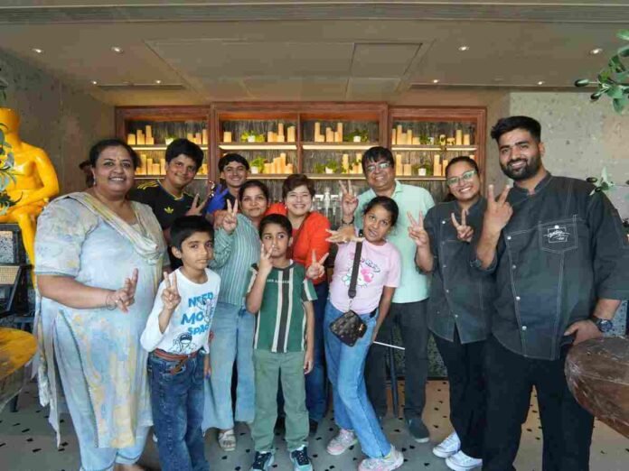 Ambience Malls Friendship Day, Ambience Loyalty Programme, Friendship Day events Gurgaon, Ambience Mall Vasant Kunj events, Spezia Bistro Sip and Paint, Cafeteria & Co Pizza Making, Arjun Gehlot Ambience Group, Delhi NCR mall events, Member-only mall events, Customer loyalty programs India,